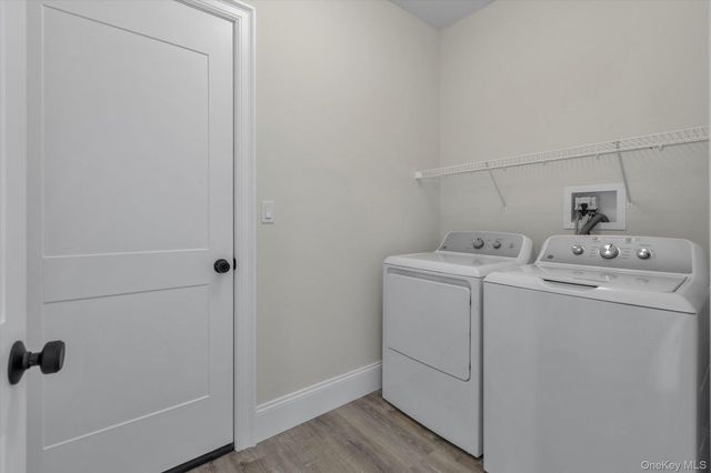 40 N Woodhull Road, Huntington, NY 11743