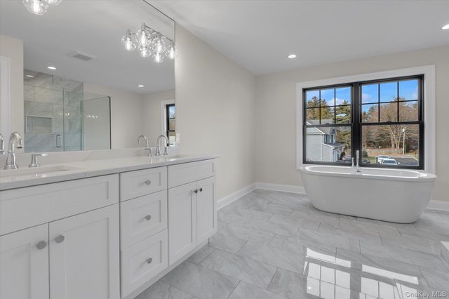 40 N Woodhull Road, Huntington, NY 11743