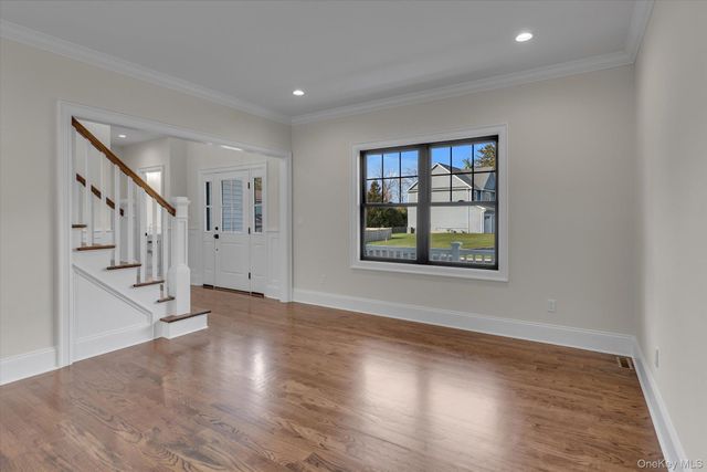 40 N Woodhull Road, Huntington, NY 11743