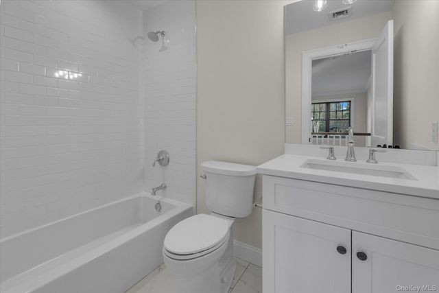 40 N Woodhull Road, Huntington, NY 11743