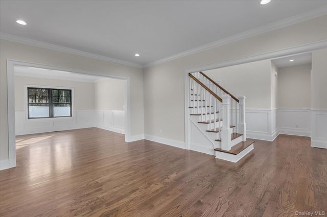 40 N Woodhull Road, Huntington, NY 11743