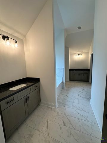 715 Lindsey Brooke Trace, Bonaire, GA 31005