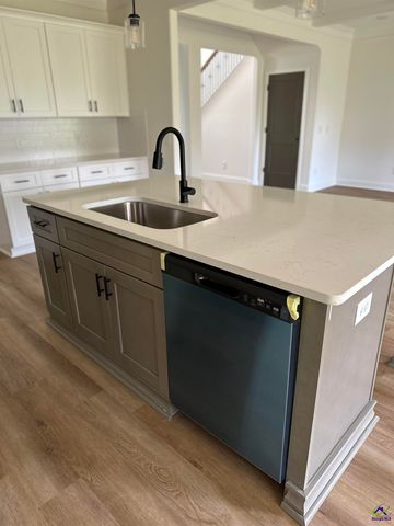 715 Lindsey Brooke Trace, Bonaire, GA 31005