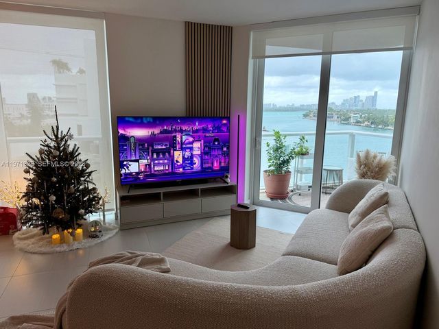 9821 E Bay Harbor Dr 801, Bay Harbor Islands, FL 33154