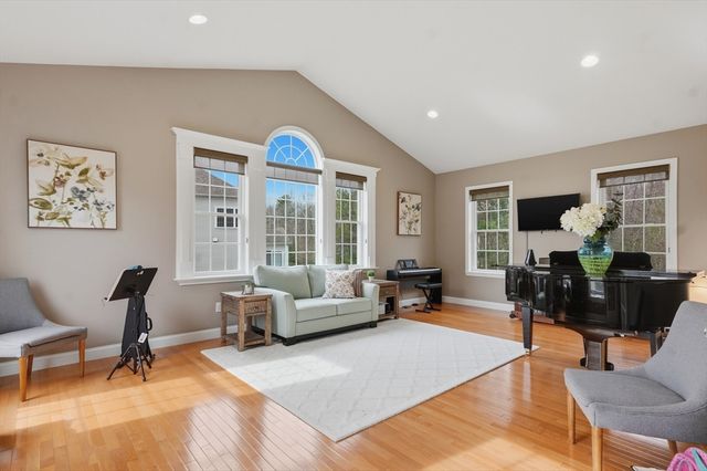 74 Canterbury Hill Road, Acton, MA 01720