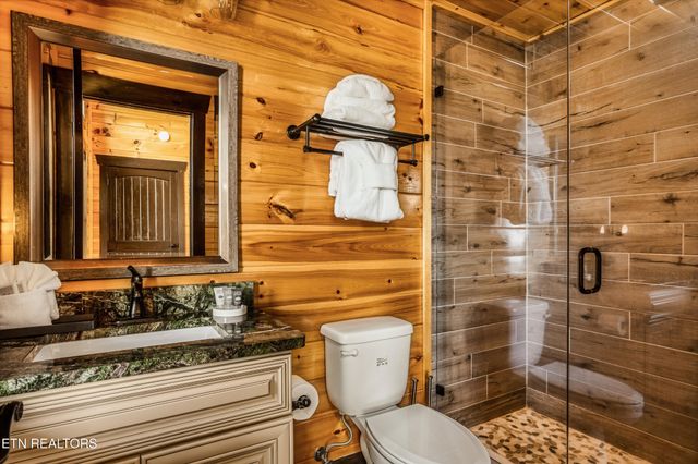 729 Bear Walk Way, Gatlinburg, TN 37738