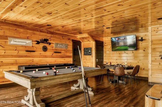 729 Bear Walk Way, Gatlinburg, TN 37738