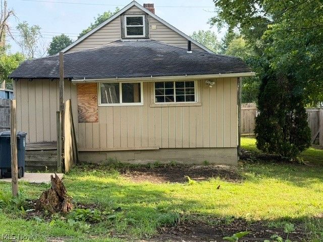 2250 Cooledge Avenue, Akron, OH 44305