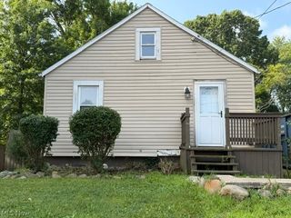 2250 Cooledge Avenue, Akron, OH 44305