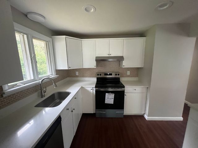 47 Mercedes Rd, Brockton, MA 02301