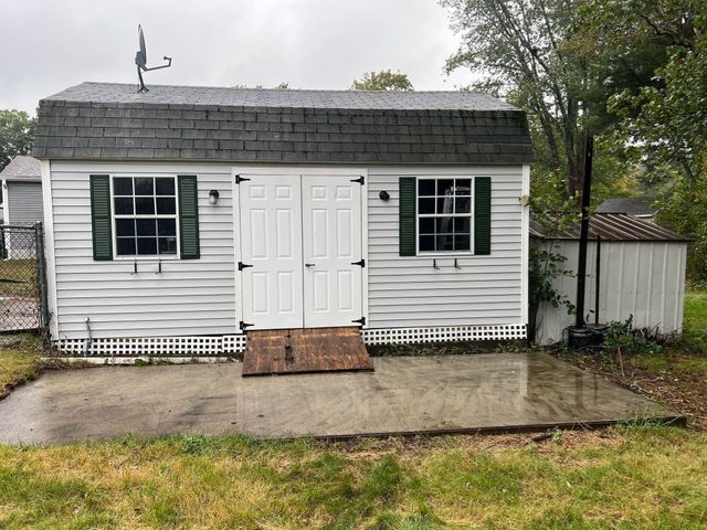47 Mercedes Rd, Brockton, MA 02301
