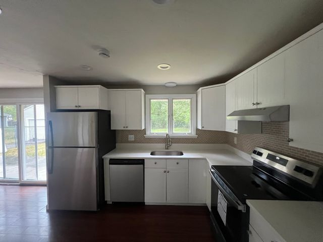 47 Mercedes Rd, Brockton, MA 02301