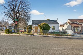 196 S 6TH ST, Tooele, UT 84074
