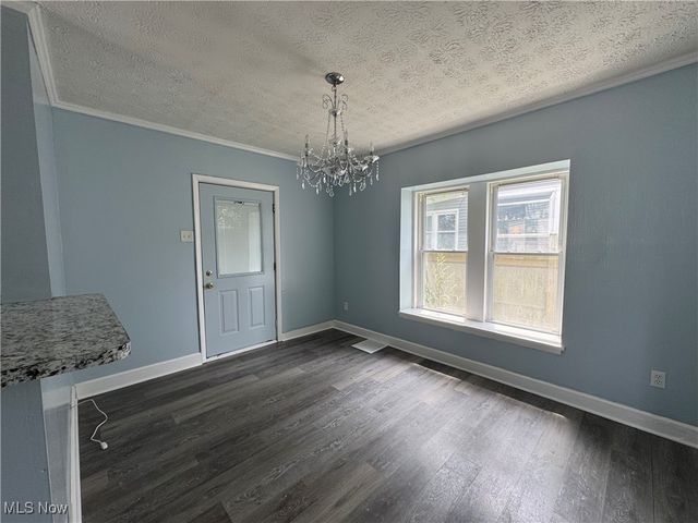 157 Henry Street, Akron, OH 44305