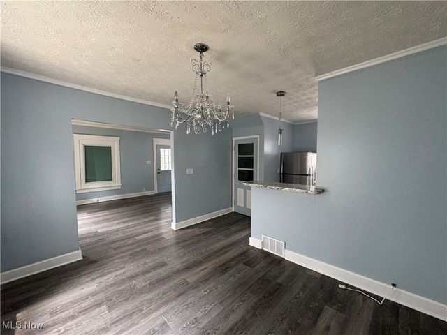 157 Henry Street, Akron, OH 44305