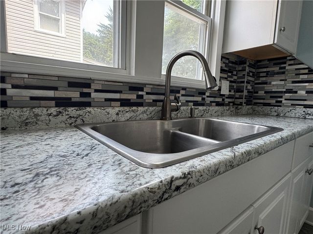 157 Henry Street, Akron, OH 44305