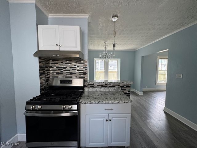 157 Henry Street, Akron, OH 44305