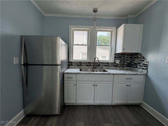 157 Henry Street, Akron, OH 44305