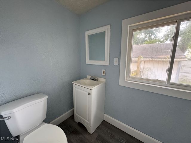 157 Henry Street, Akron, OH 44305