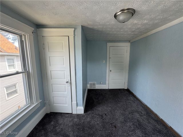 157 Henry Street, Akron, OH 44305