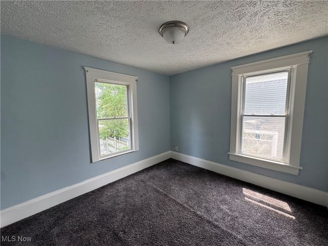 157 Henry Street, Akron, OH 44305