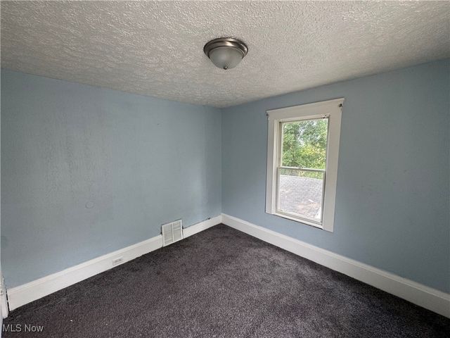 157 Henry Street, Akron, OH 44305