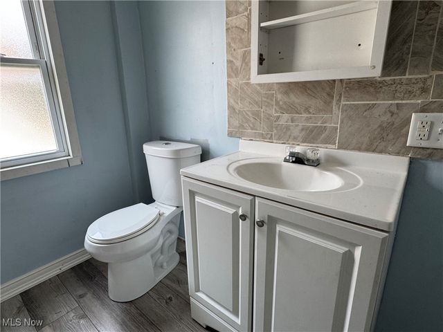 157 Henry Street, Akron, OH 44305