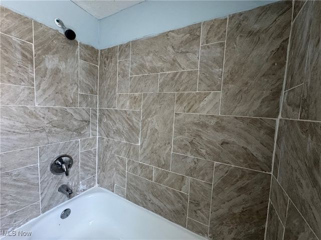 157 Henry Street, Akron, OH 44305