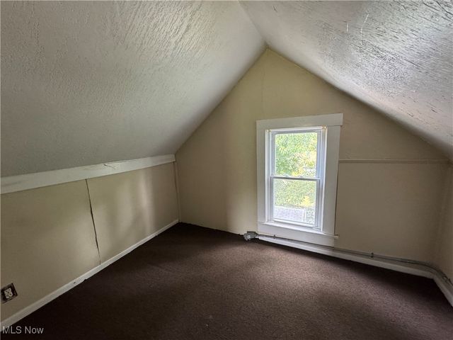 157 Henry Street, Akron, OH 44305