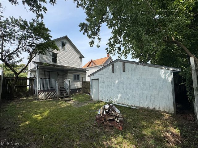 157 Henry Street, Akron, OH 44305