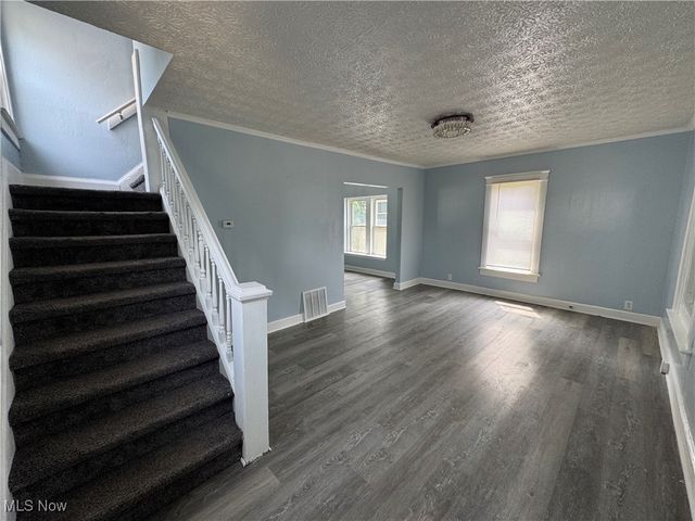 157 Henry Street, Akron, OH 44305