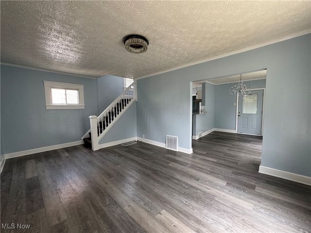 157 Henry Street, Akron, OH 44305