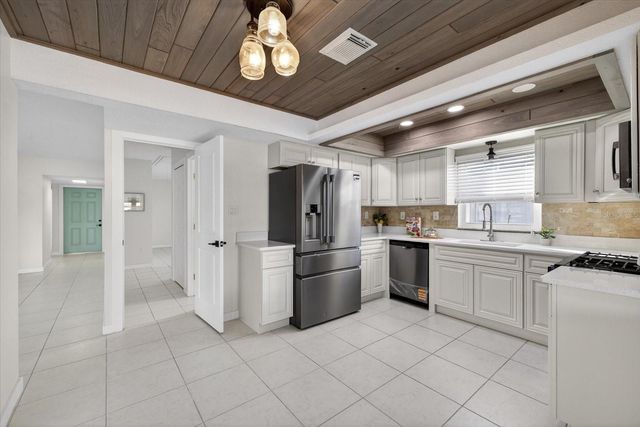 4113 FLORAMAR TERRACE, New Port Richey, FL 34652