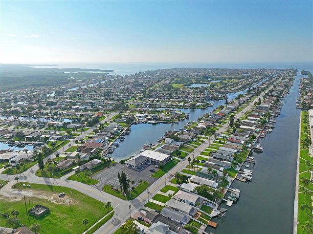 4113 FLORAMAR TERRACE, New Port Richey, FL 34652