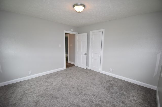 914 W Happy Hollow Dr, Clarksville, TN 37040