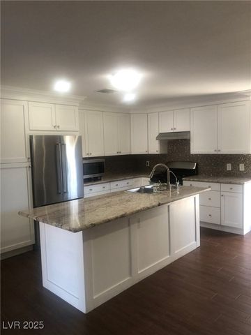 610 Overland Drive, Henderson, NV 89002