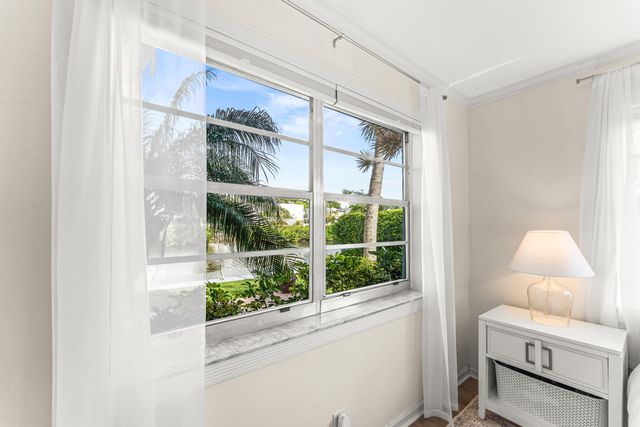 801 NE 18th Court Apt 111, Fort Lauderdale, FL 33305