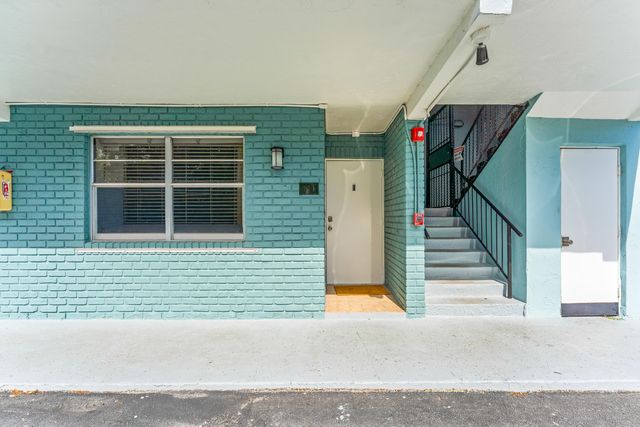 801 NE 18th Court Apt 111, Fort Lauderdale, FL 33305