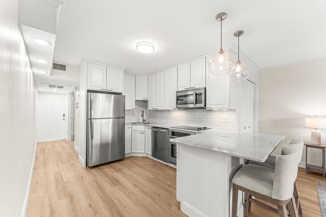 801 NE 18th Court Apt 111, Fort Lauderdale, FL 33305