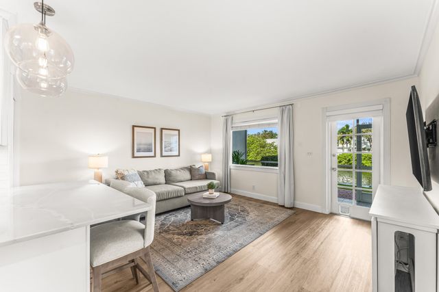 801 NE 18th Court Apt 111, Fort Lauderdale, FL 33305