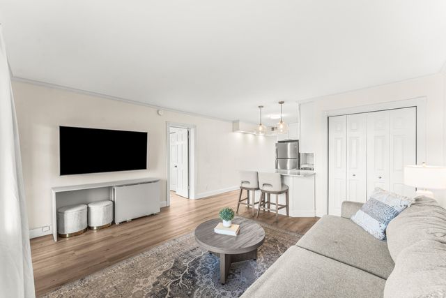 801 NE 18th Court Apt 111, Fort Lauderdale, FL 33305