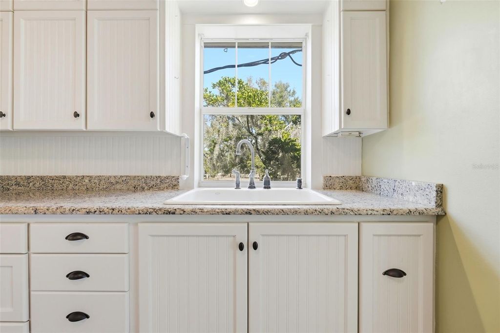 Image 15 of property listing at 30930 COUNTY ROAD 437, Sorrento, FL 32776