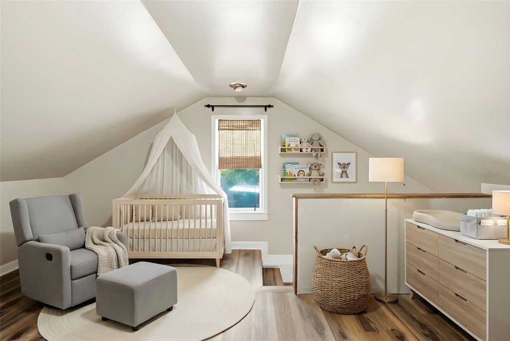 Image 25 of property listing at 30930 COUNTY ROAD 437, Sorrento, FL 32776