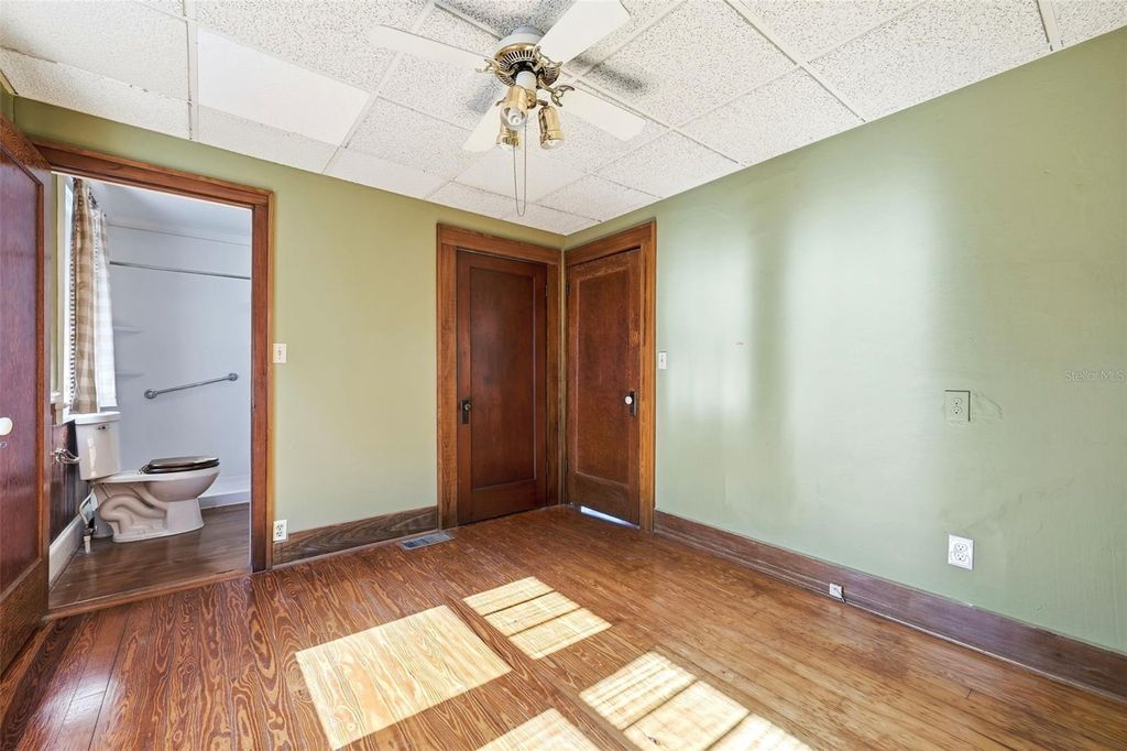 Image 31 of property listing at 30930 COUNTY ROAD 437, Sorrento, FL 32776