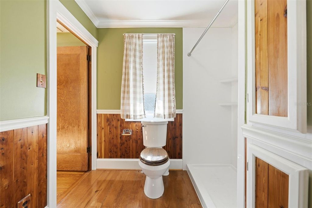 Image 33 of property listing at 30930 COUNTY ROAD 437, Sorrento, FL 32776