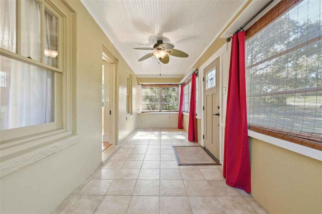 Image 6 of property listing at 30930 COUNTY ROAD 437, Sorrento, FL 32776