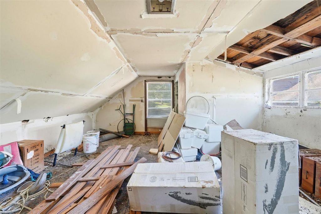 Image 52 of property listing at 30930 COUNTY ROAD 437, Sorrento, FL 32776