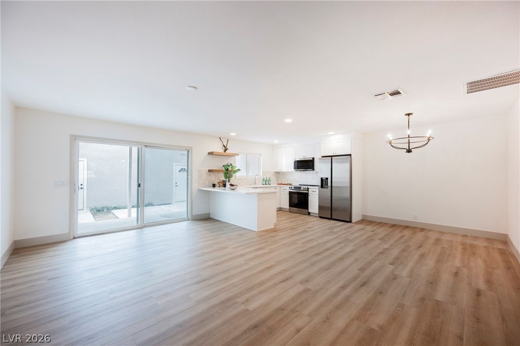 3442 Monte Carlo Drive, Las Vegas, NV 89121 — photo 4