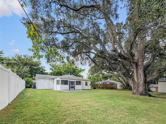 1471 NE 132nd Road, North Miami, FL 33161