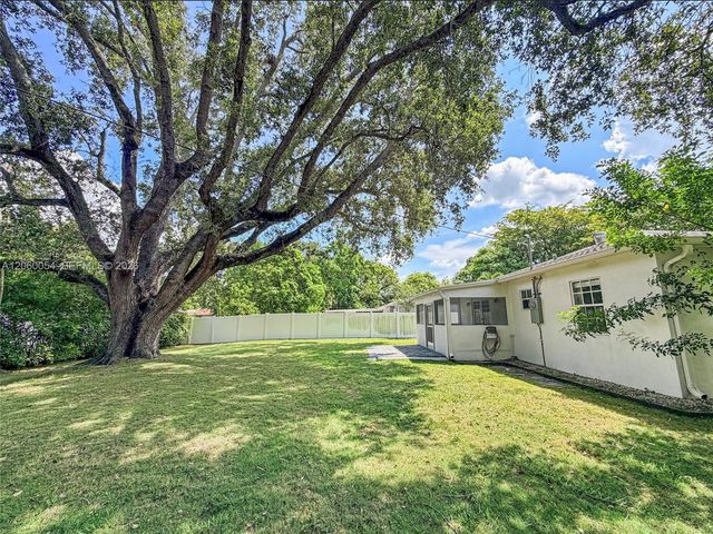 1471 NE 132nd Road, North Miami, FL 33161